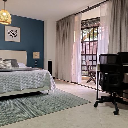 Appartamento Acogedor Apartaestudio Ubicado En Laureles Medellín Esterno foto